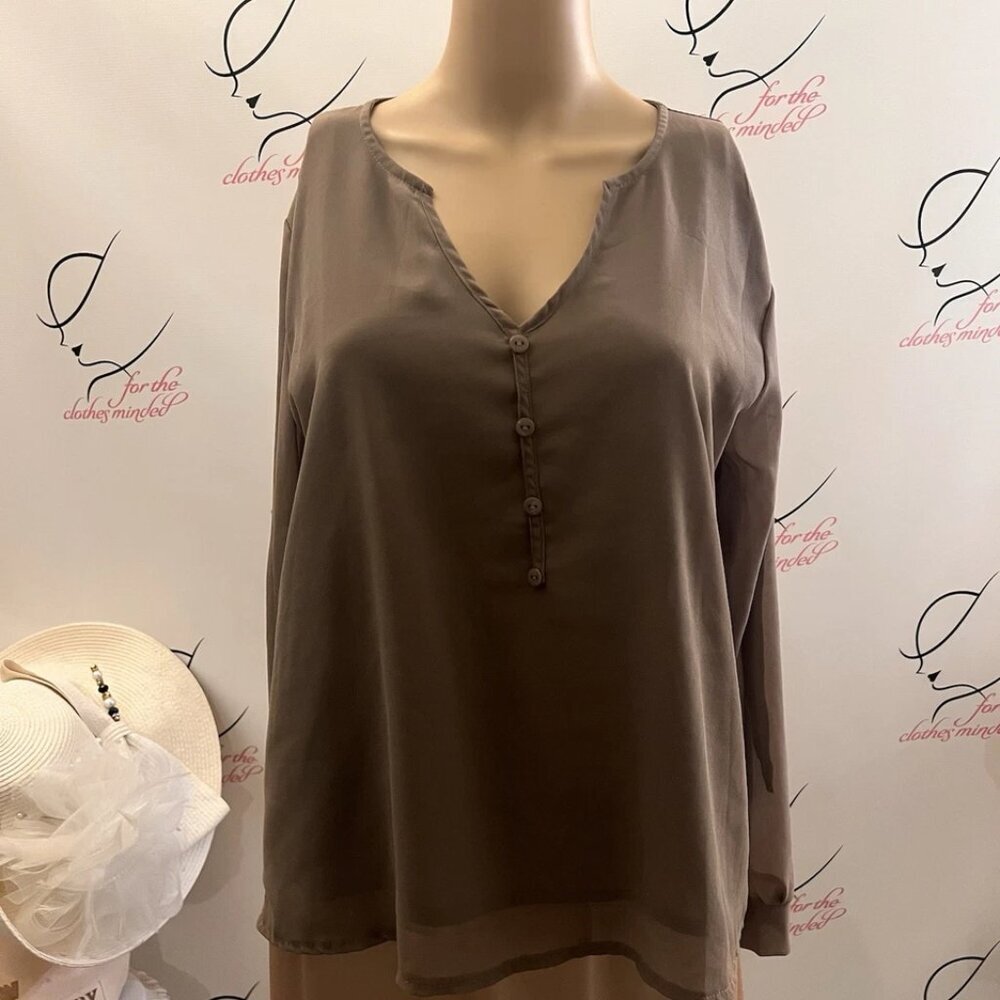 Unbranded. Size Medium. Chiffon Pullover Lined Brown Coffee Blouse. B114